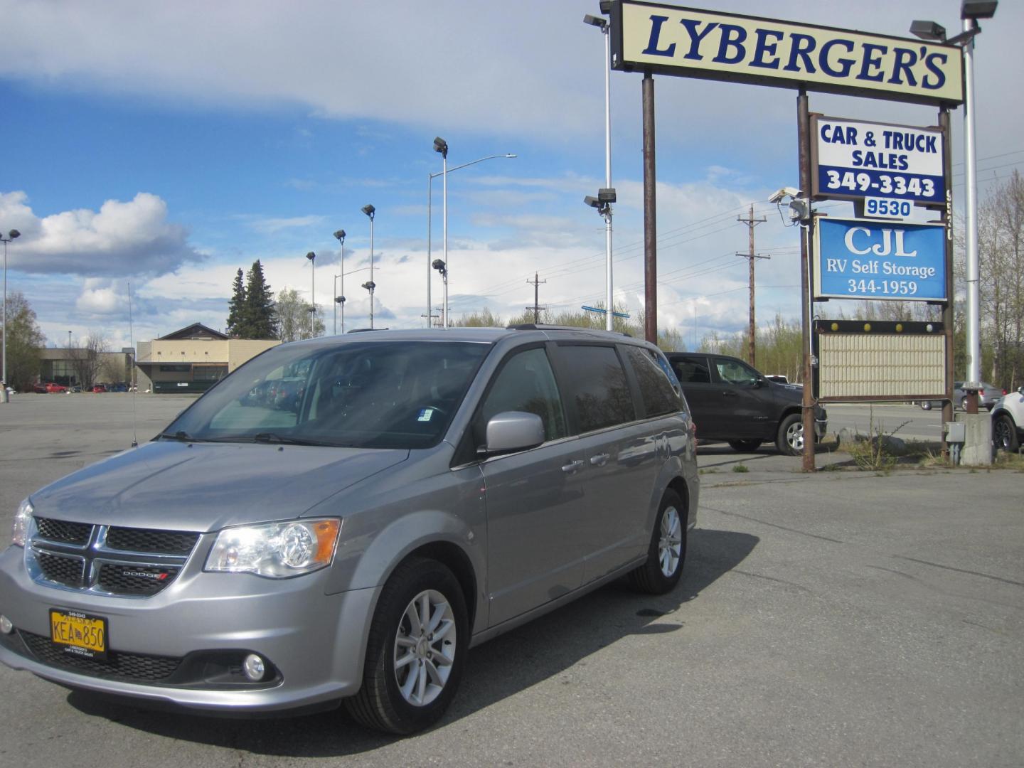 2019 silver /black Dodge Grand Caravan SXT (2C4RDGCG8KR) , located at 9530 Old Seward Highway, Anchorage, AK, 99515, (907) 349-3343, 61.134140, -149.865570 - Photo#0